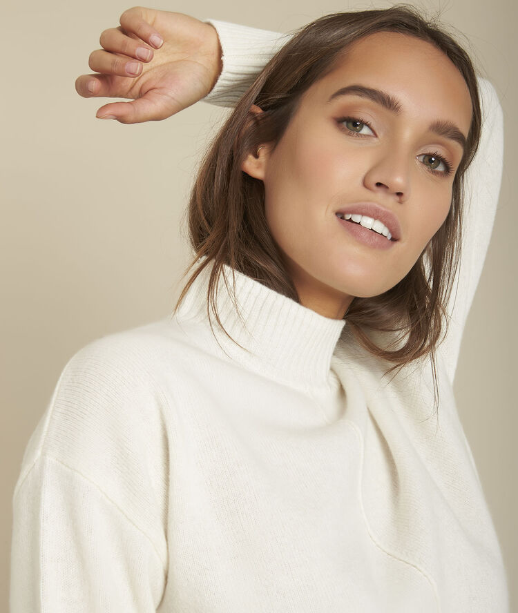 Pullover mit stehkragen weiß fabago creme.