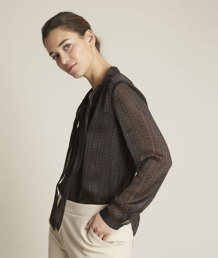 Blouse met print en lavalli&egrave;rekraag emie zwart.