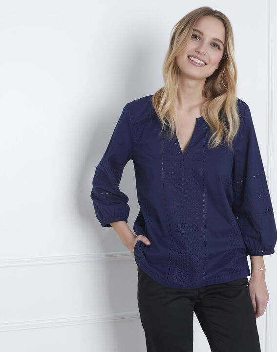 Marineblaue Bluse mit englischer Stickerei Verveine | 1-2-3 Marineblaue Bluse mit englischer Stickerei Verveine PhotoZ | 1-2-3