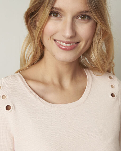 Pull poudre compacte oeillets abricot poudre.