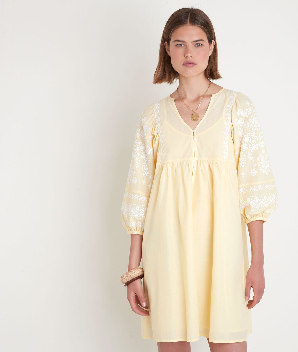 Robe courte brodée jaune pâle Samantha | 1-2-3 Robe courte brodée jaune pâle Samantha PhotoZ | 1-2-3