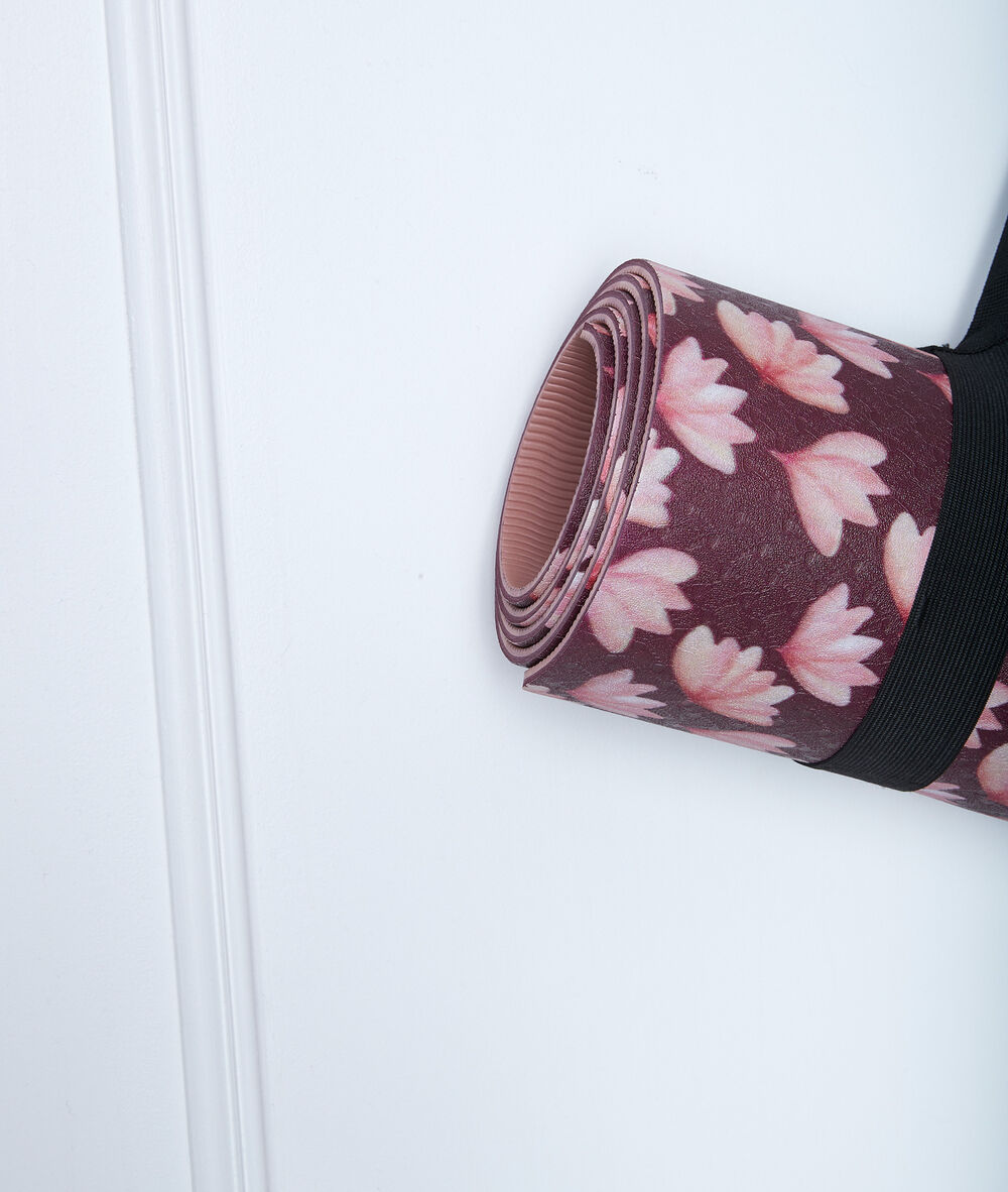 Tapis de yoga imprimé lotus rose.