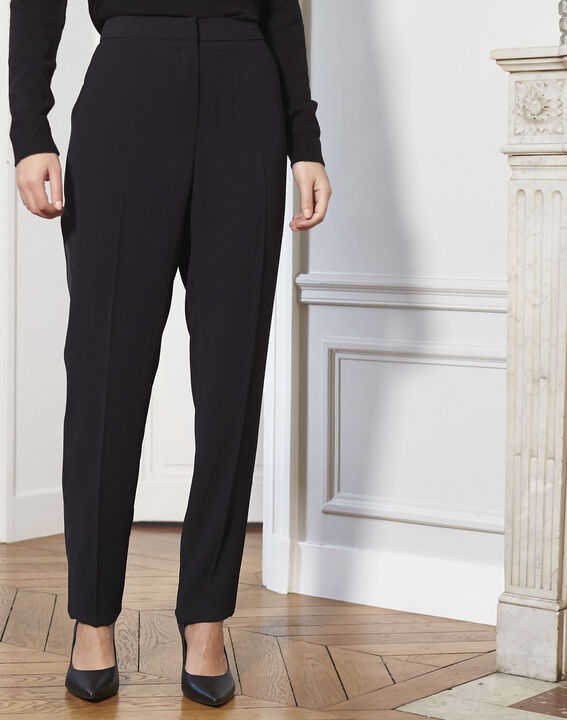 Zigarettenhose in Schwarz mit seitlichem Satinband Hutch | 1-2-3 Zigarettenhose in Schwarz mit seitlichem Satinband Hutch PhotoZ | 1-2-3