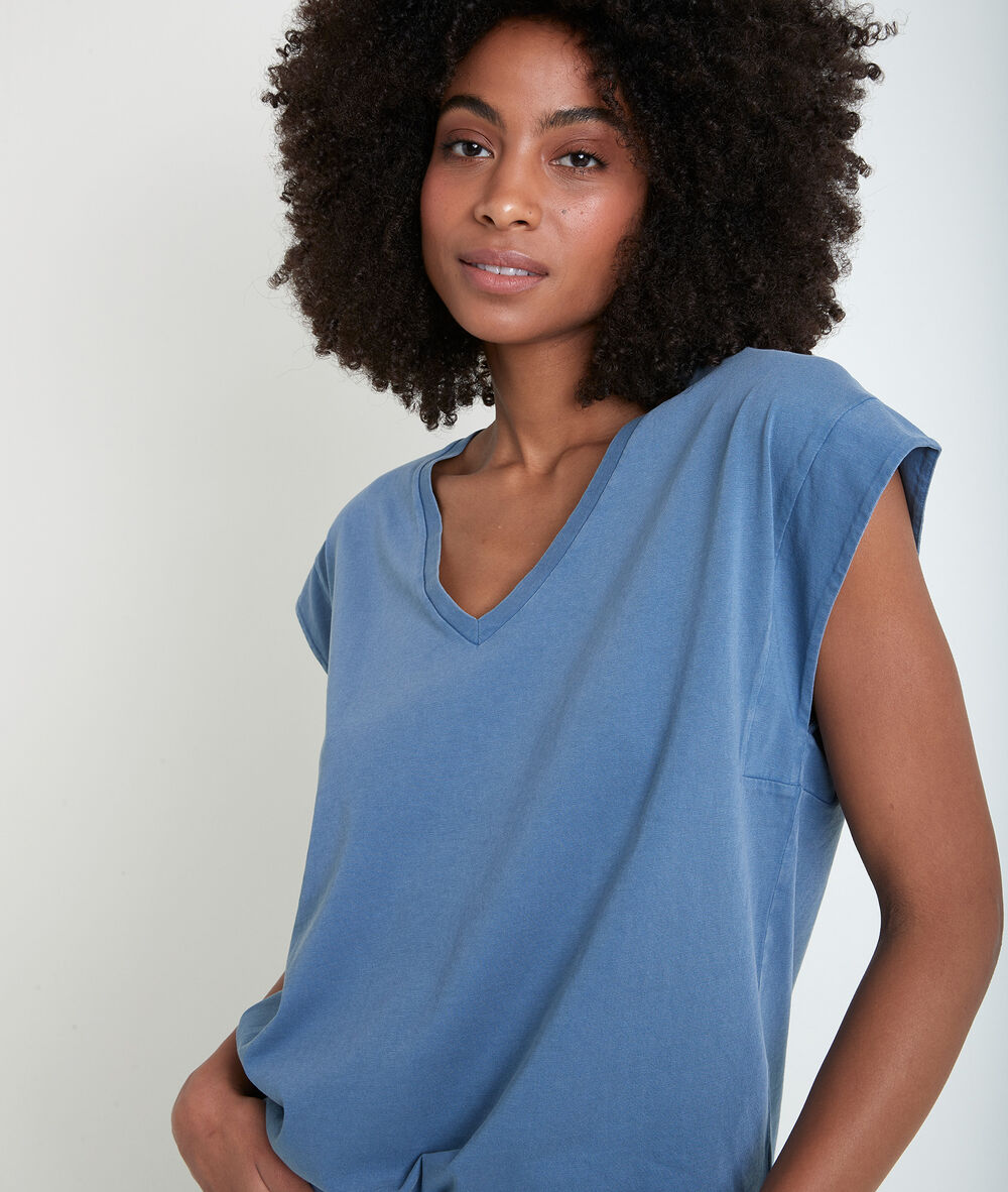 Tee-shirt en coton biologique bleu ideal denim brut.