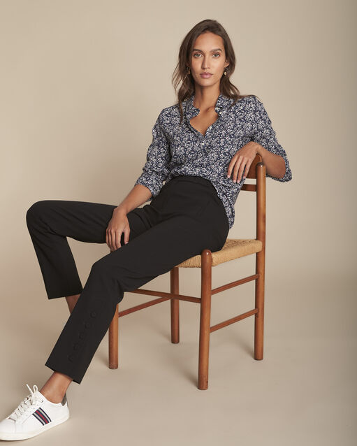 Schwarze zigarettenhose aus mikrofaser mit kn&ouml;pfen an den beinen ernesto schwarz.