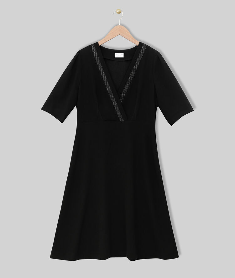 Robe en crêpe col bijou fabe noir.