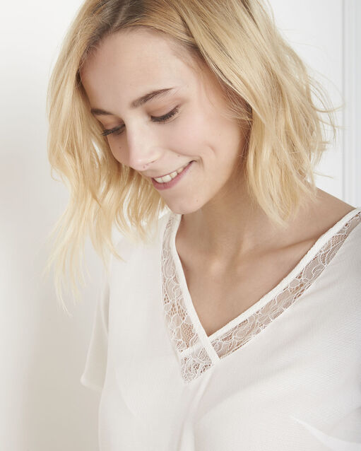 Blouse écrue bimatière dentelle vaine ecru.