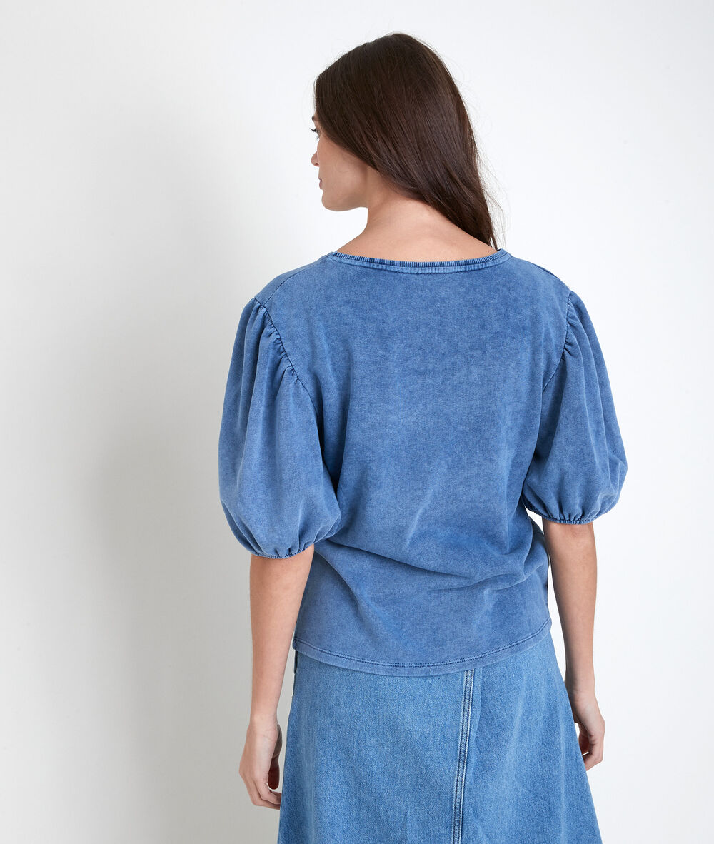 Top bleu à manches bouffantes inaya denim brut.