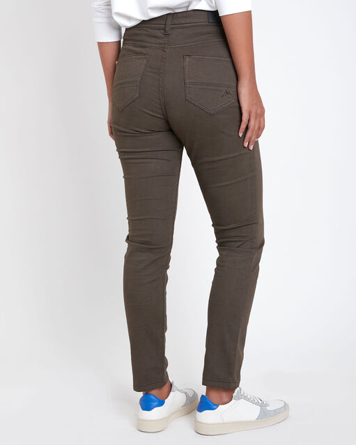 L'iconique slim kaki sultan kaki.