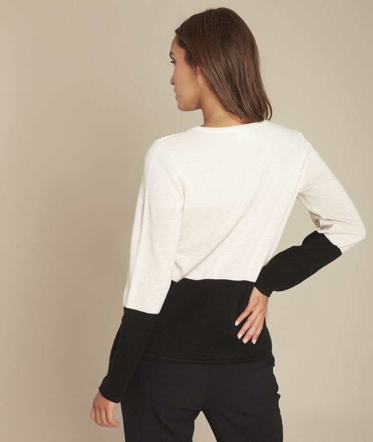Pull en cachemire rayé frost poudre.