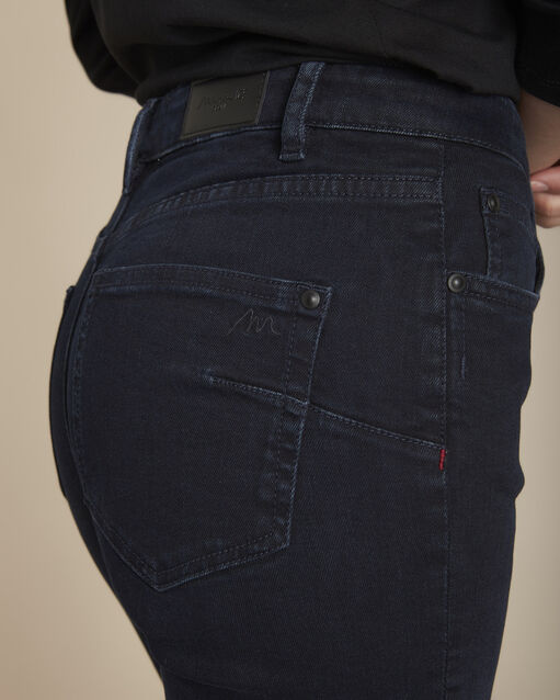 L'iconique slim blue black suzy ciment.
