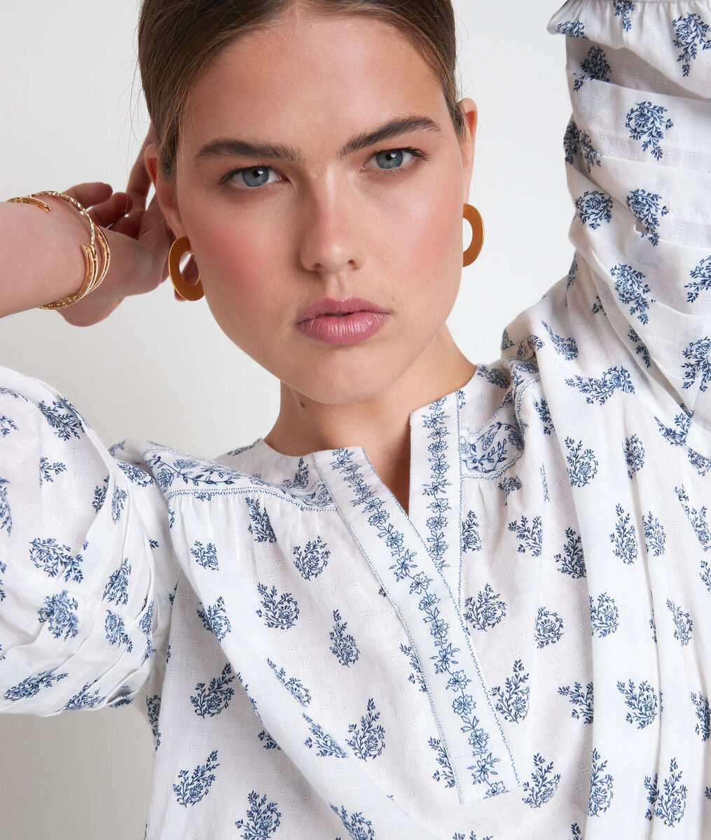 Blouse en coton imprimé écru et bleu Aria | 1-2-3 Blouse en coton imprimé écru et bleu Aria PhotoZ | 1-2-3