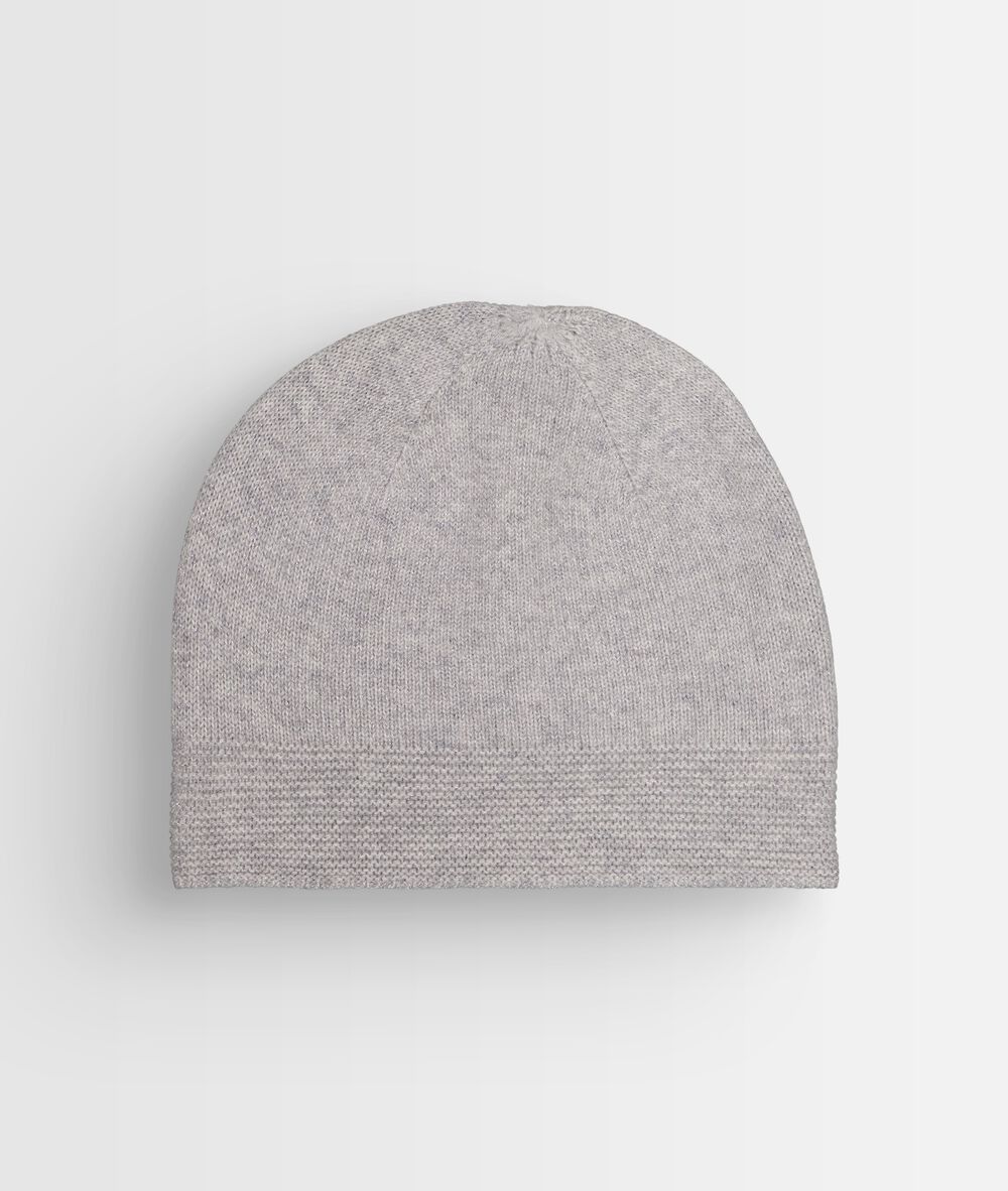 Bonnet en cachemire gris urbain chine clair.
