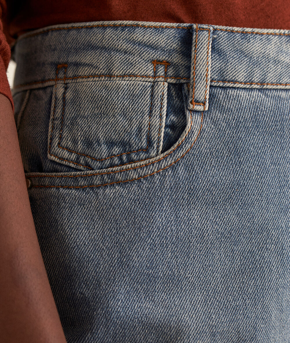 L'iconique jean mum en coton pure bleached solene pure bleached.