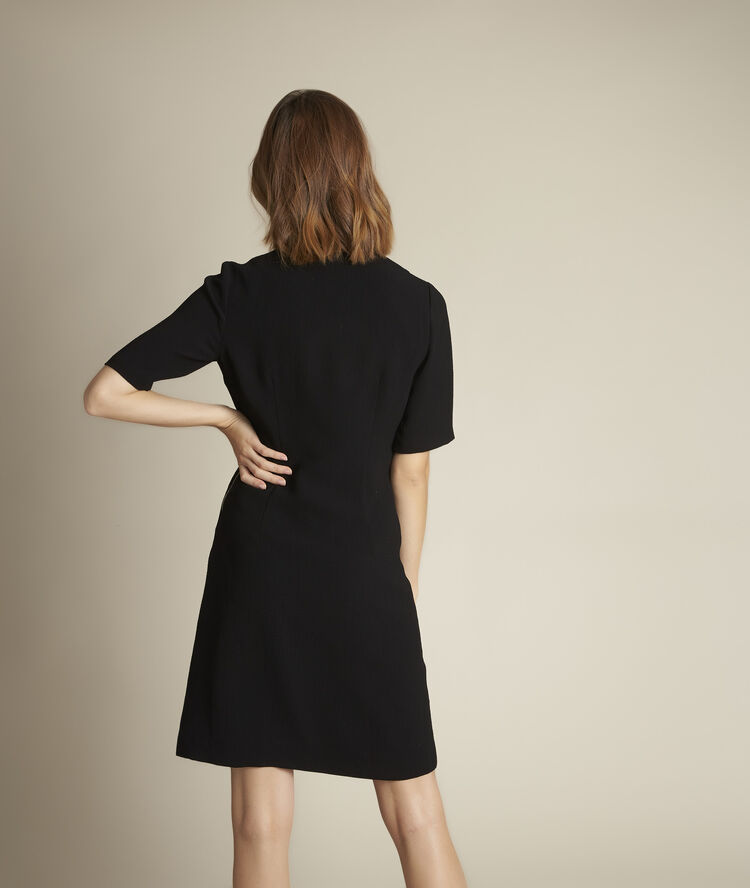 Robe en crêpe droite cedrine noir.