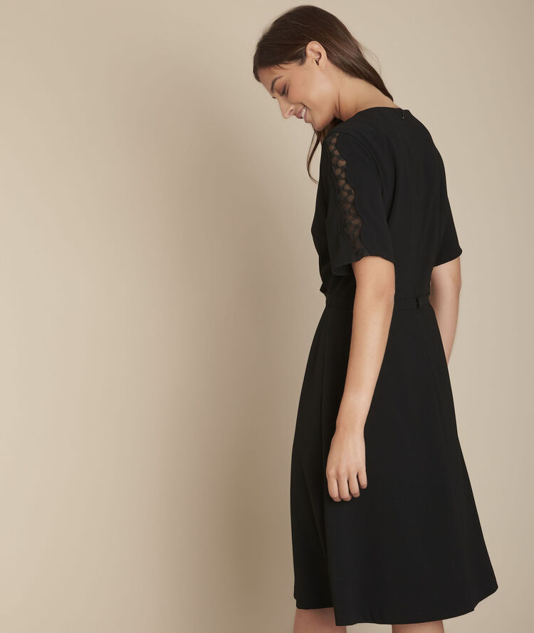 Robe dansante ceinturée rose noir.