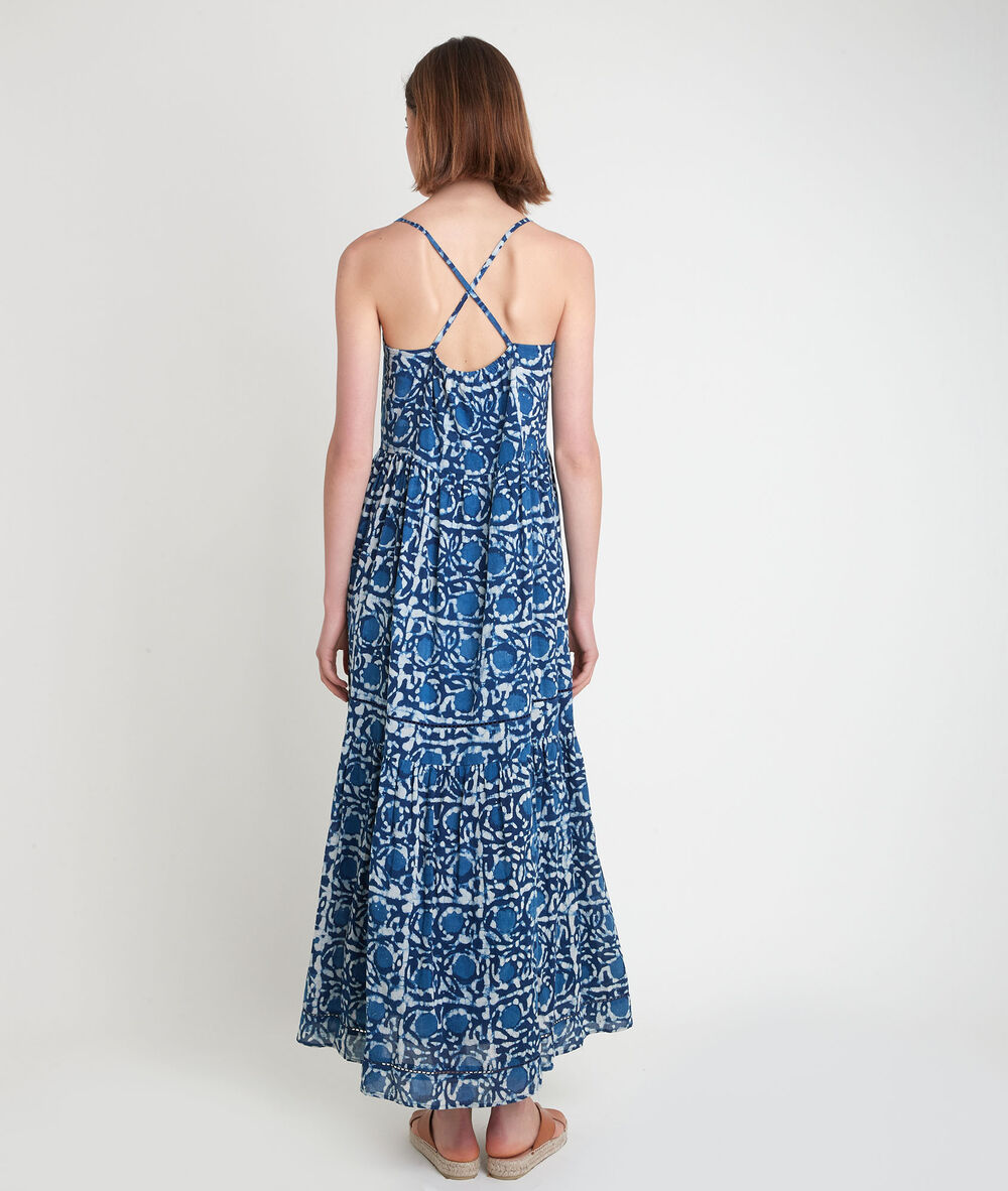 Robe longue à bretelles fines imprimée bleue safia denim brut.