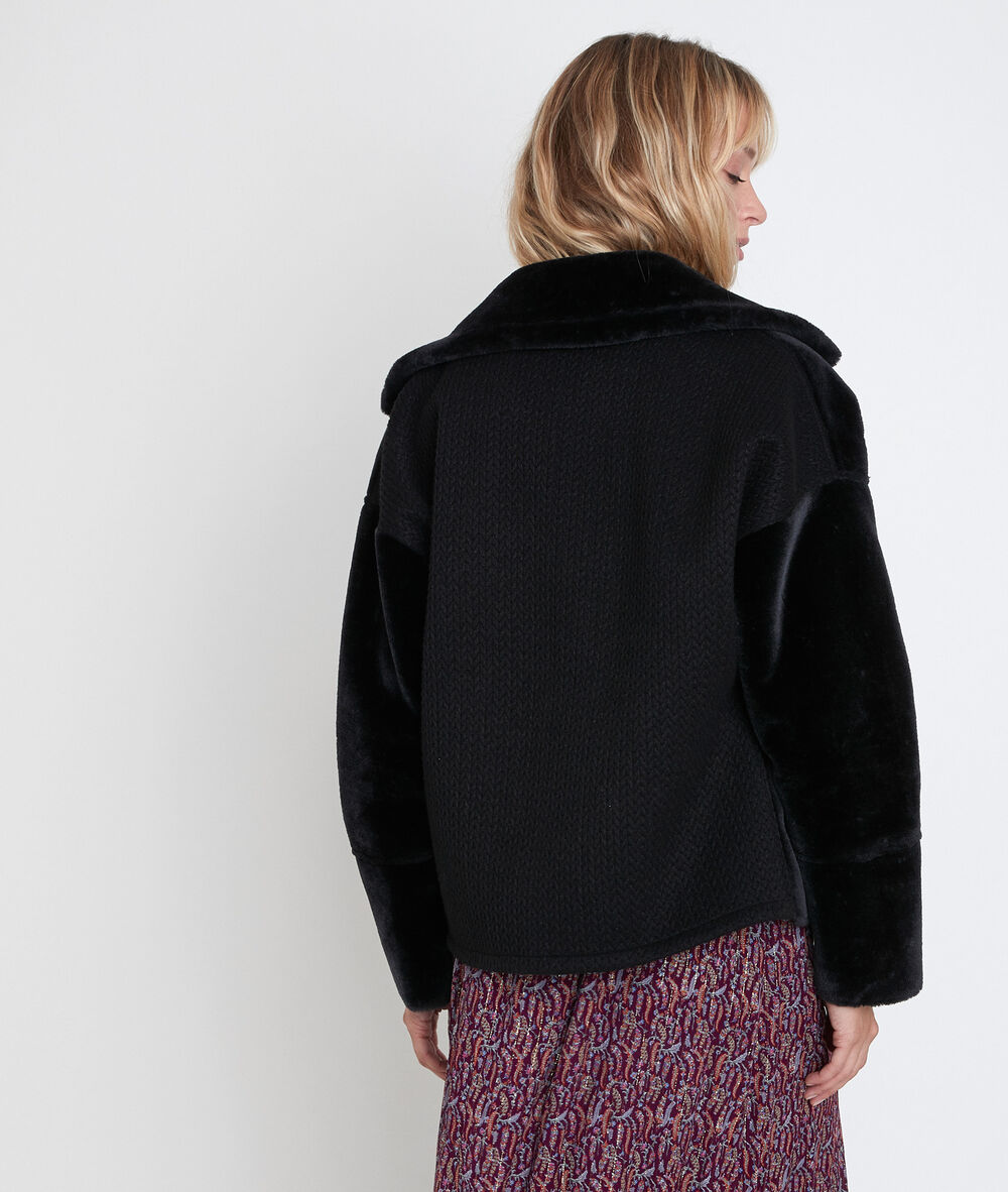 Manteau en fausse fourrure imiaki noir.