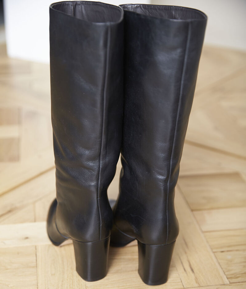 Bottes à talons noires en cuir nadège noir.