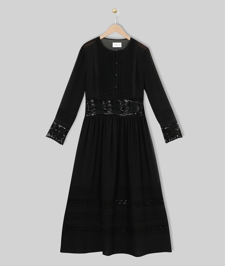Robe longue en dentelle charlotte noir.