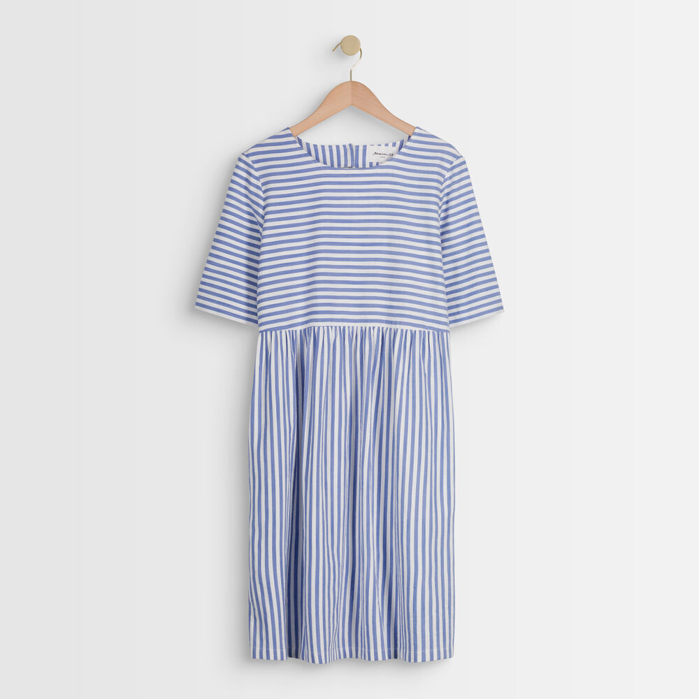 Robe rayée bleu ciel et blanche chaima ciel.