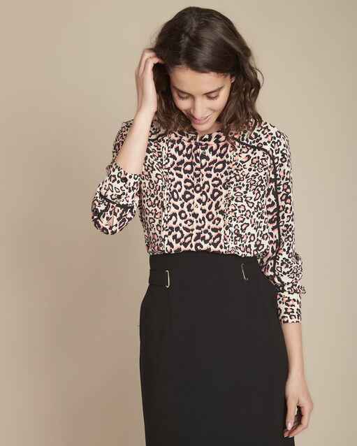 Blouse imprim&eacute; peau de b&ecirc;te menda beige.