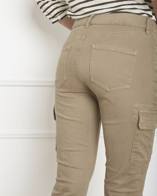 Pantalon kaki cargo carolina olive.