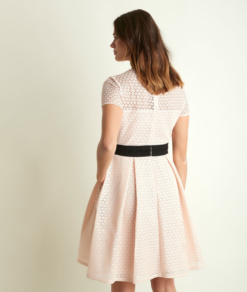 Robe corolle poudre en dentelle olympe poudre.