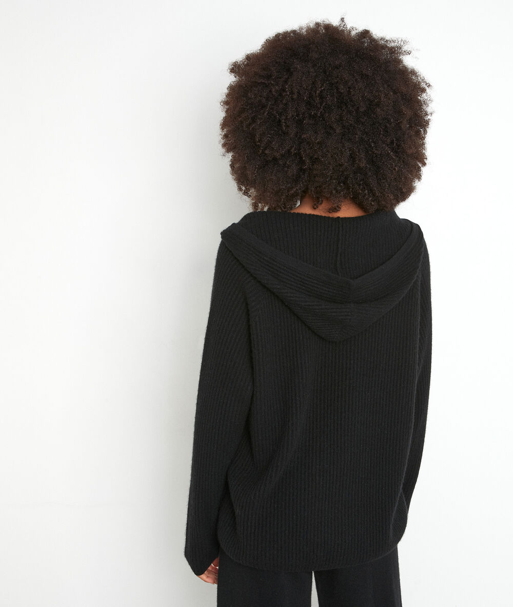 Pull à capuche en cachemire recyclé noir teddy noir.