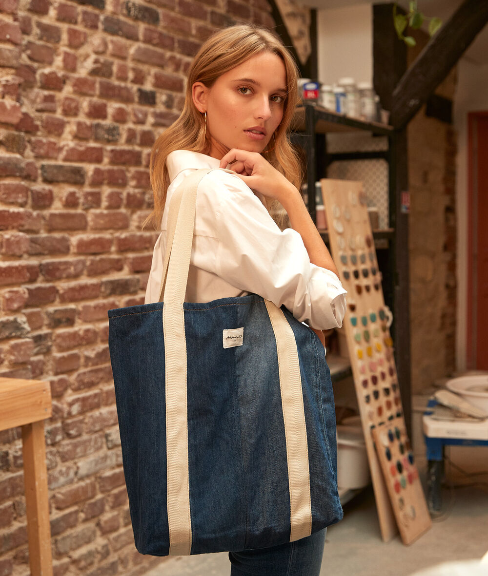 Tote bag en denim eco-responsable indigo.