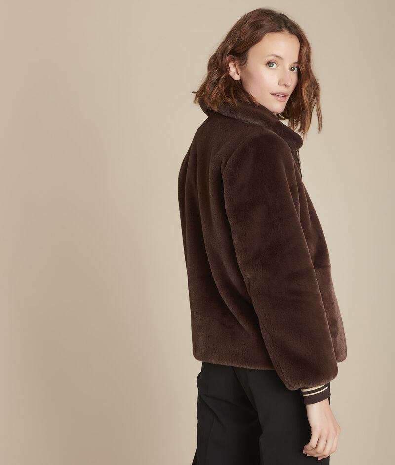 Manteau en fausse fourrure theo marron fonce.
