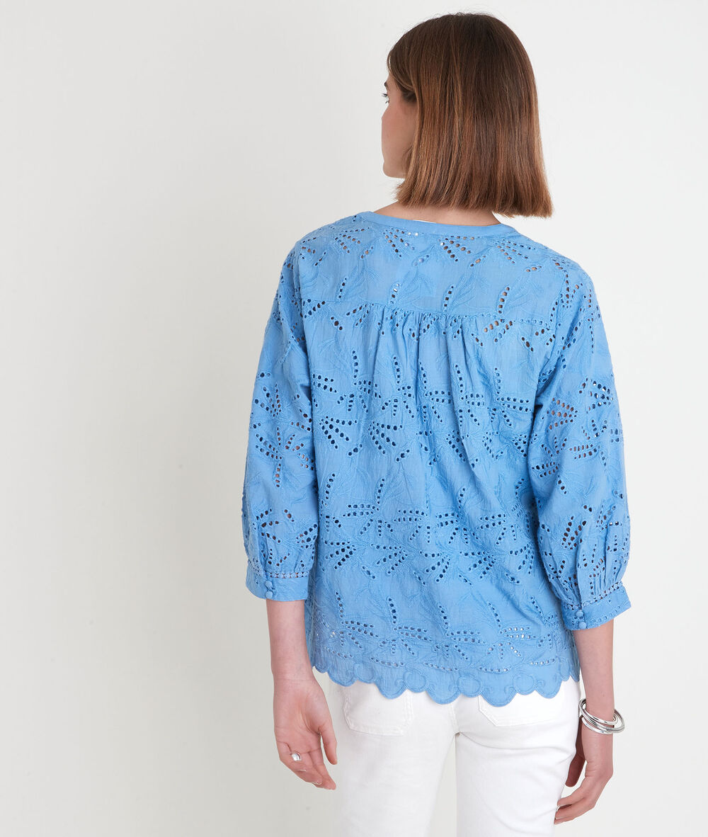 Blouse en broderie anglaise bleue tebene bleu.