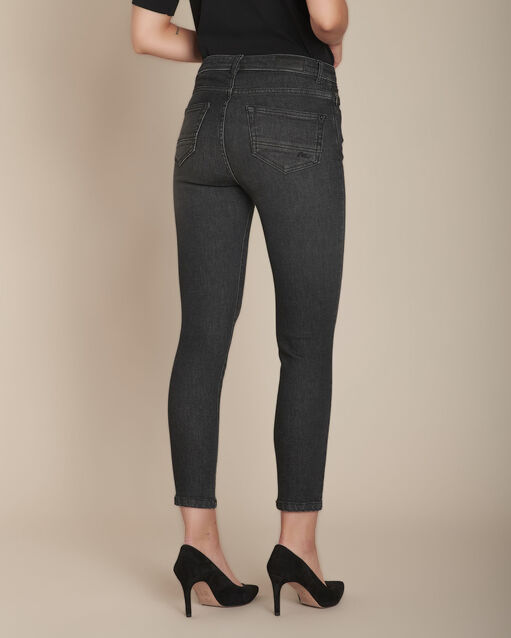 L'iconique slim stylised black sultan noir.