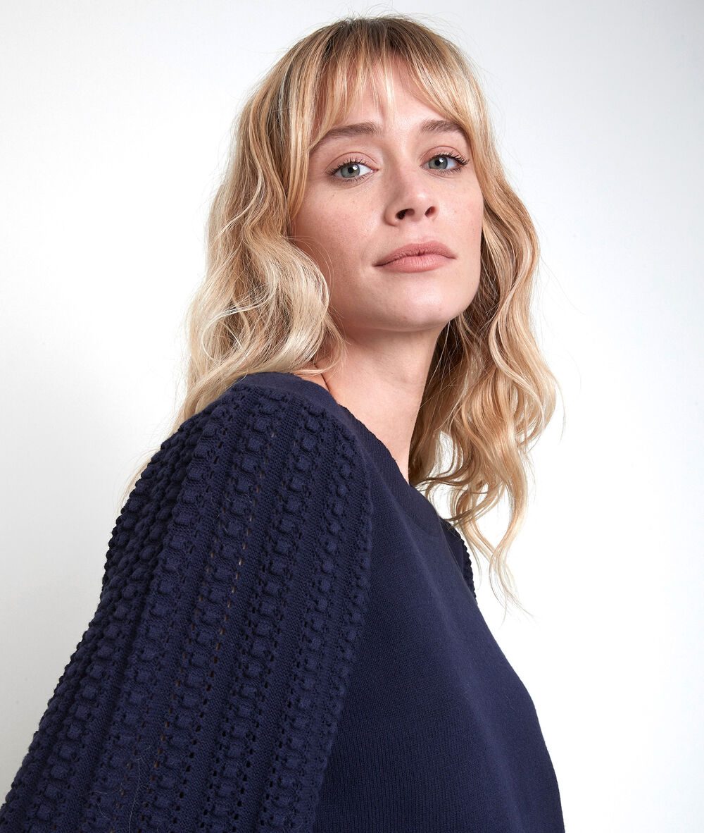 Pull bleu à maille fantaisie aube encre.