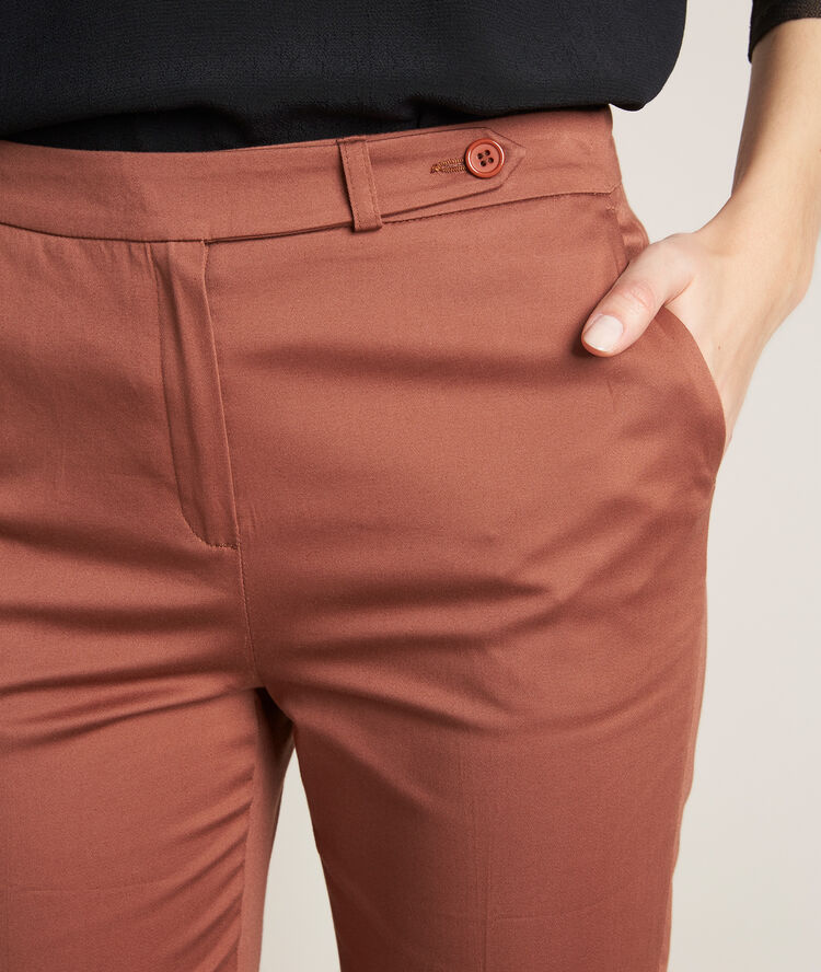 Pantalon cigarette marron rubis goyave.