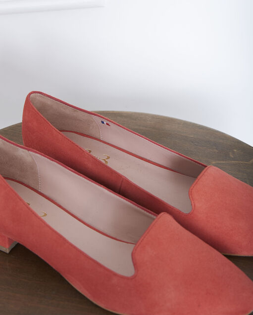 Mocassins corail en cuir velours yucca corail.