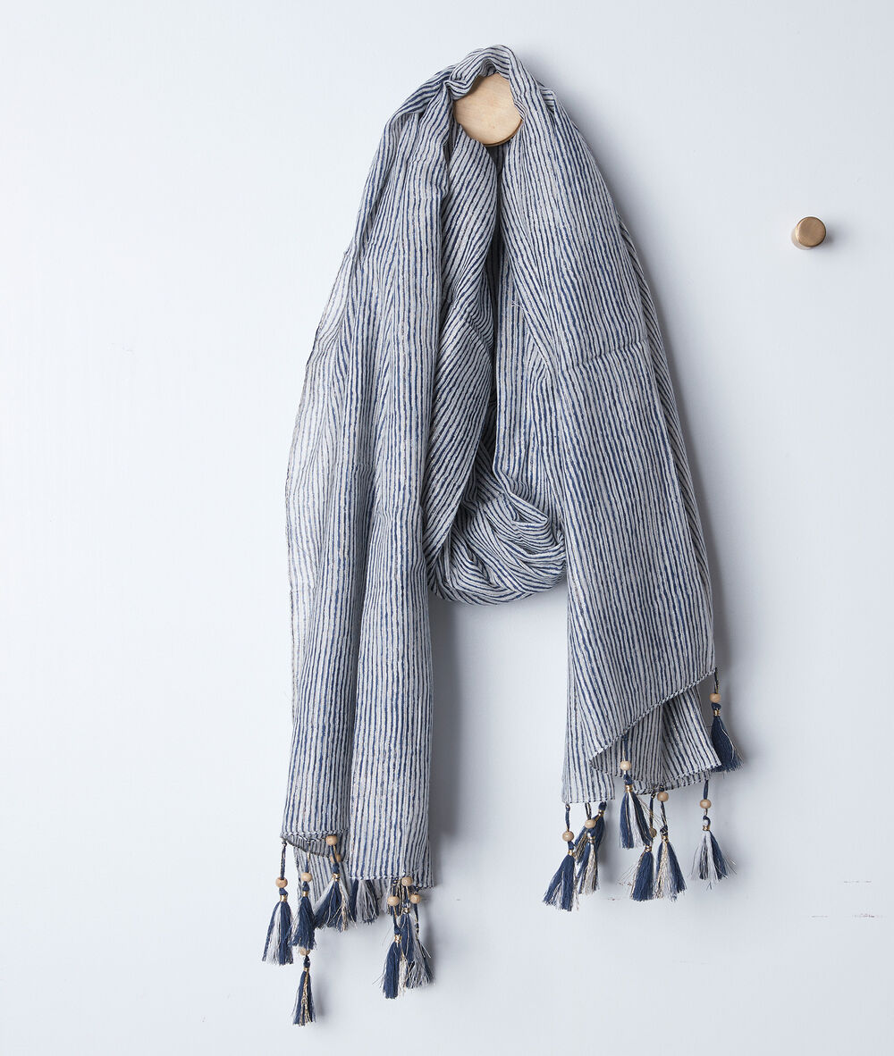Foulard ray&eacute; bleu &agrave; franges bayron encre.