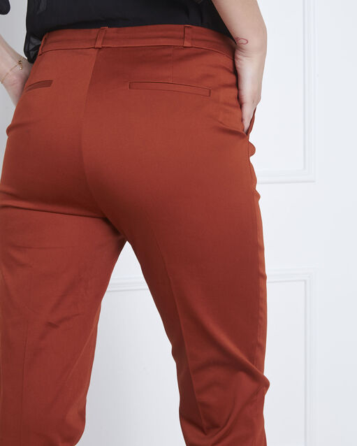 Pantalon acajou cigarette rubis sable.