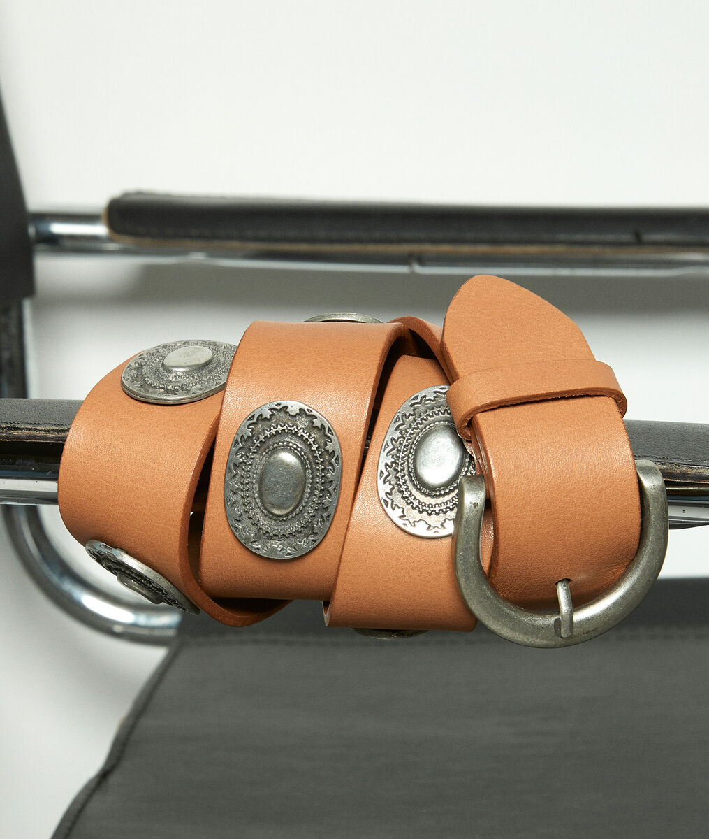 Ceinture en cuir caramel et métal argent Janice | 1-2-3 Ceinture en cuir caramel et métal argent Janice PhotoZ | 1-2-3