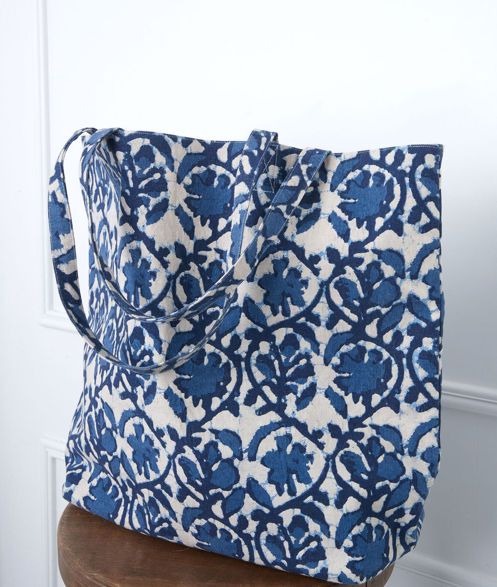Grand cabas imprimé bleu en coton magnolia ecru.