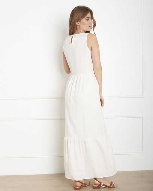 Robe écrue brodée en coton luvanah ecru.