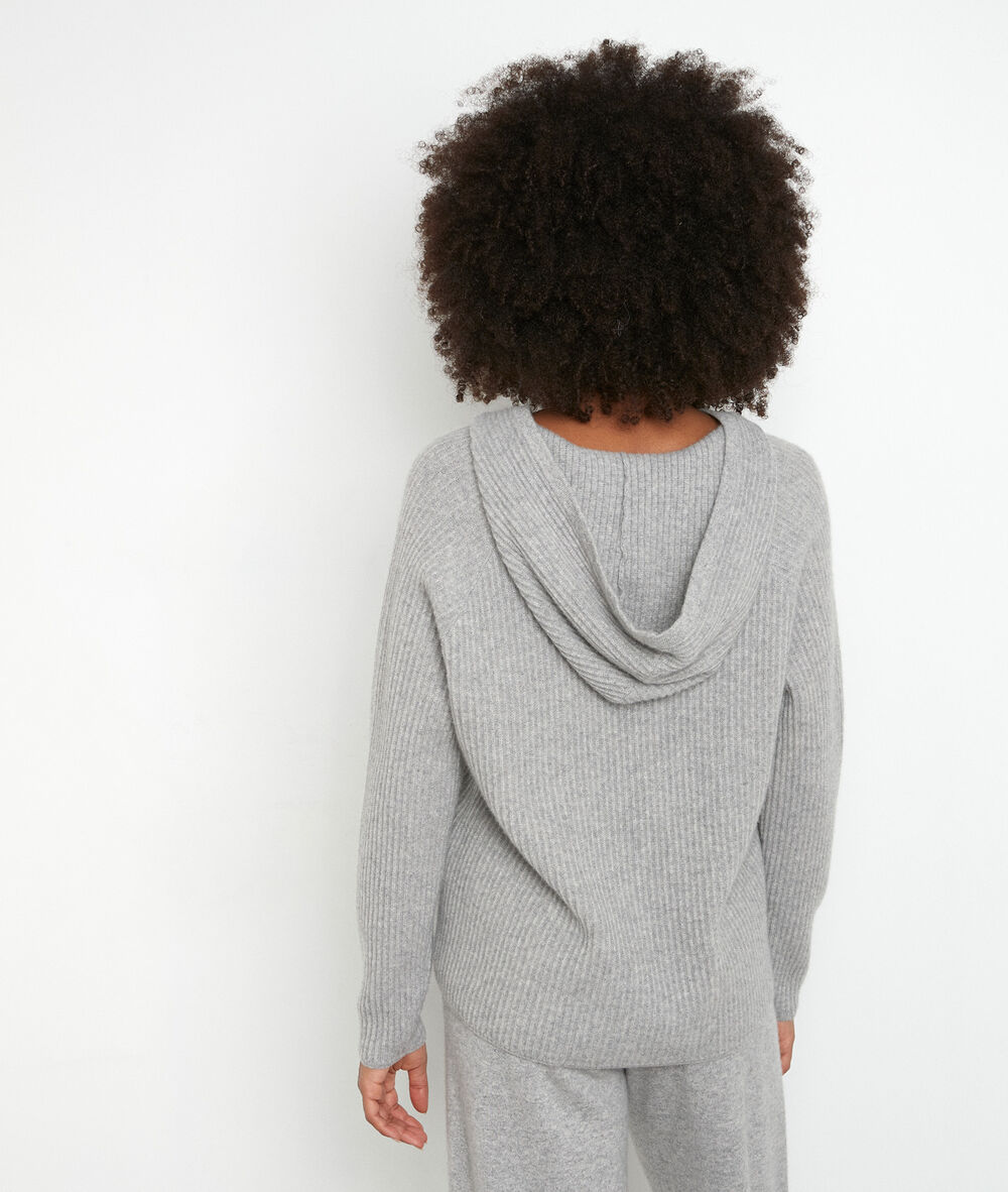 Pull à capuche en cachemire recyclé gris clair teddy gris chine.