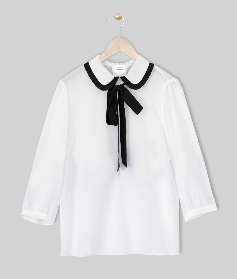 Blouse en soie col fantaisie madeleine ecru.