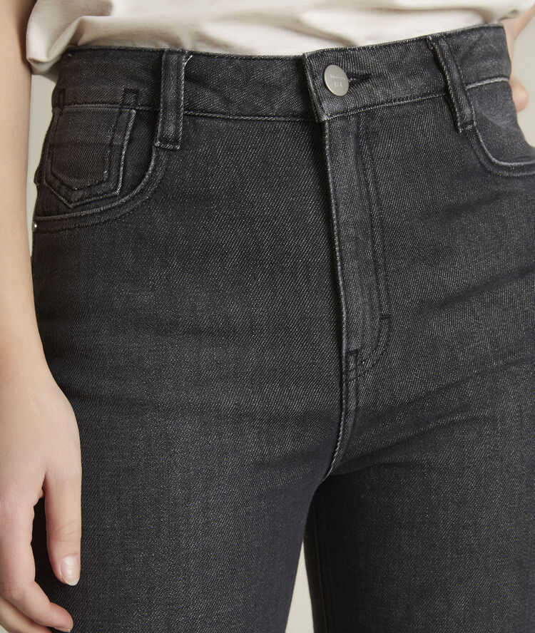 Le lovely mum: jean noir solene noir.