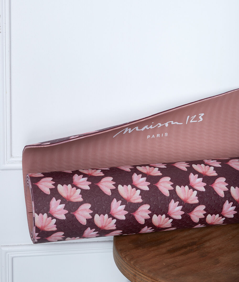 Tapis de yoga imprimé lotus rose.