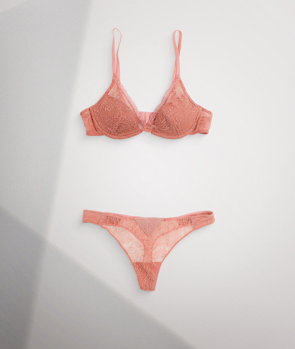 Soutien-gorge ampliforme en dentelle de calais rose chloé make up.