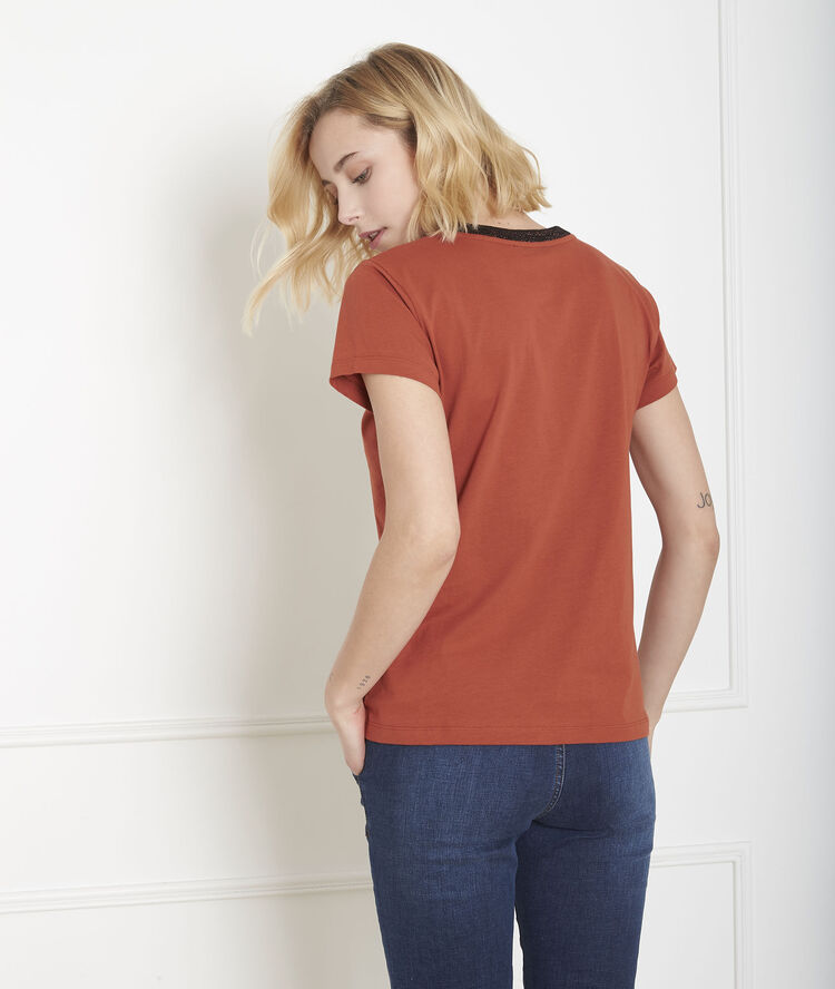 Tee-shirt acajou message poule sable.