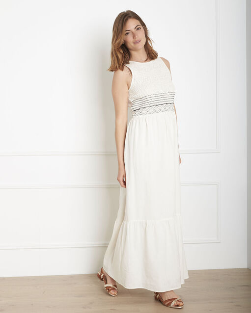 Robe écrue brodée en coton luvanah ecru.