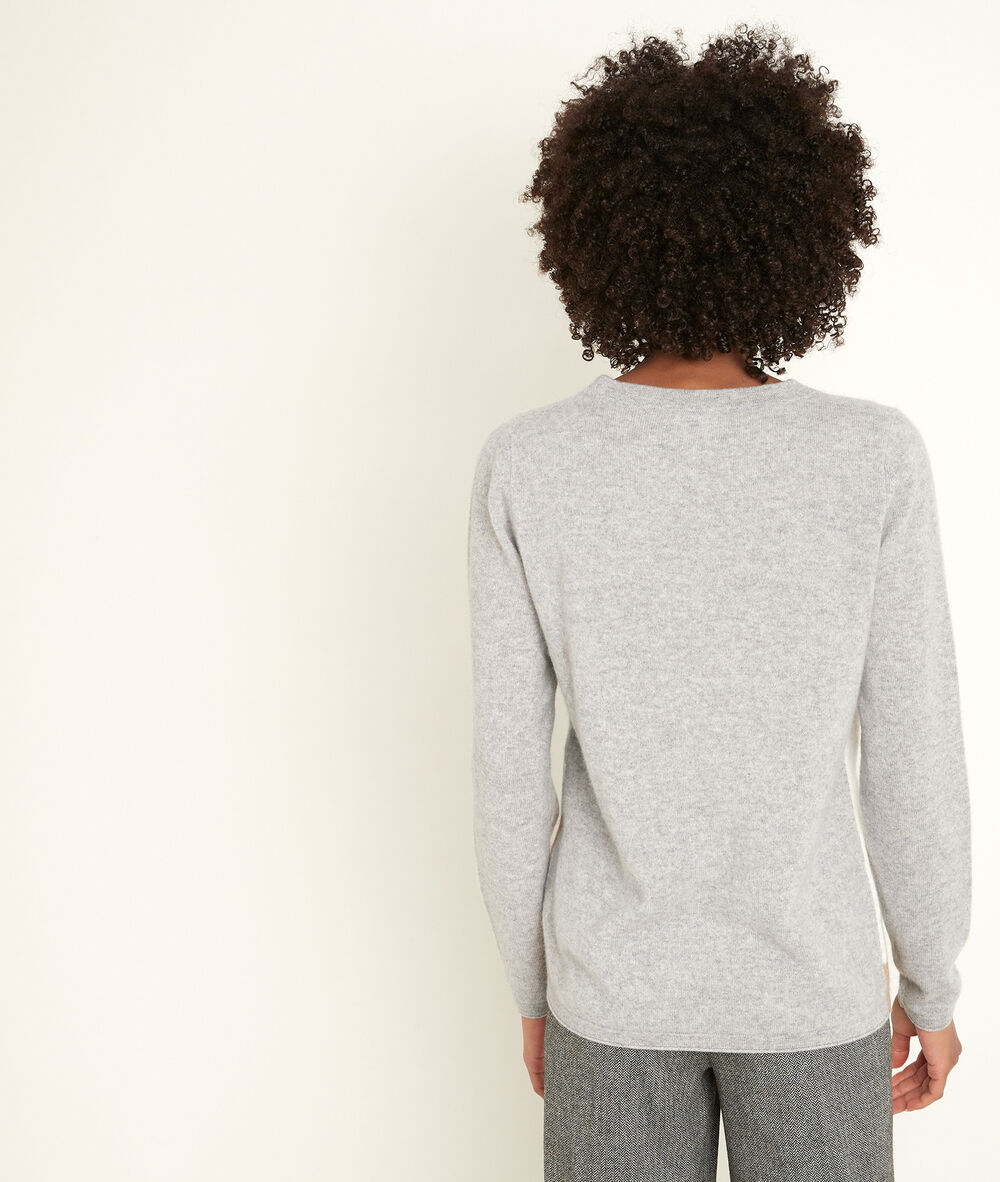 Pull en cachemire colorblock raven chine clair.