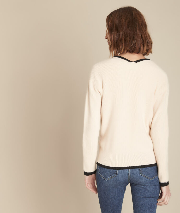 Pull cache-cœur en maille faustine beige.
